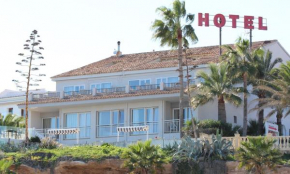 Отель Hotel La Riviera  Альбир